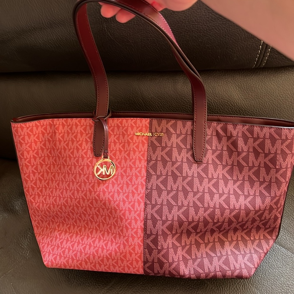 Michael Kors jet set travel multi med zipper tote